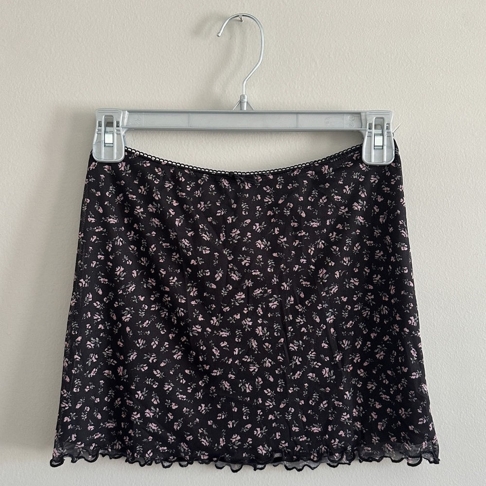 NWT ✨ H&M Black Mesh Floral Skirt